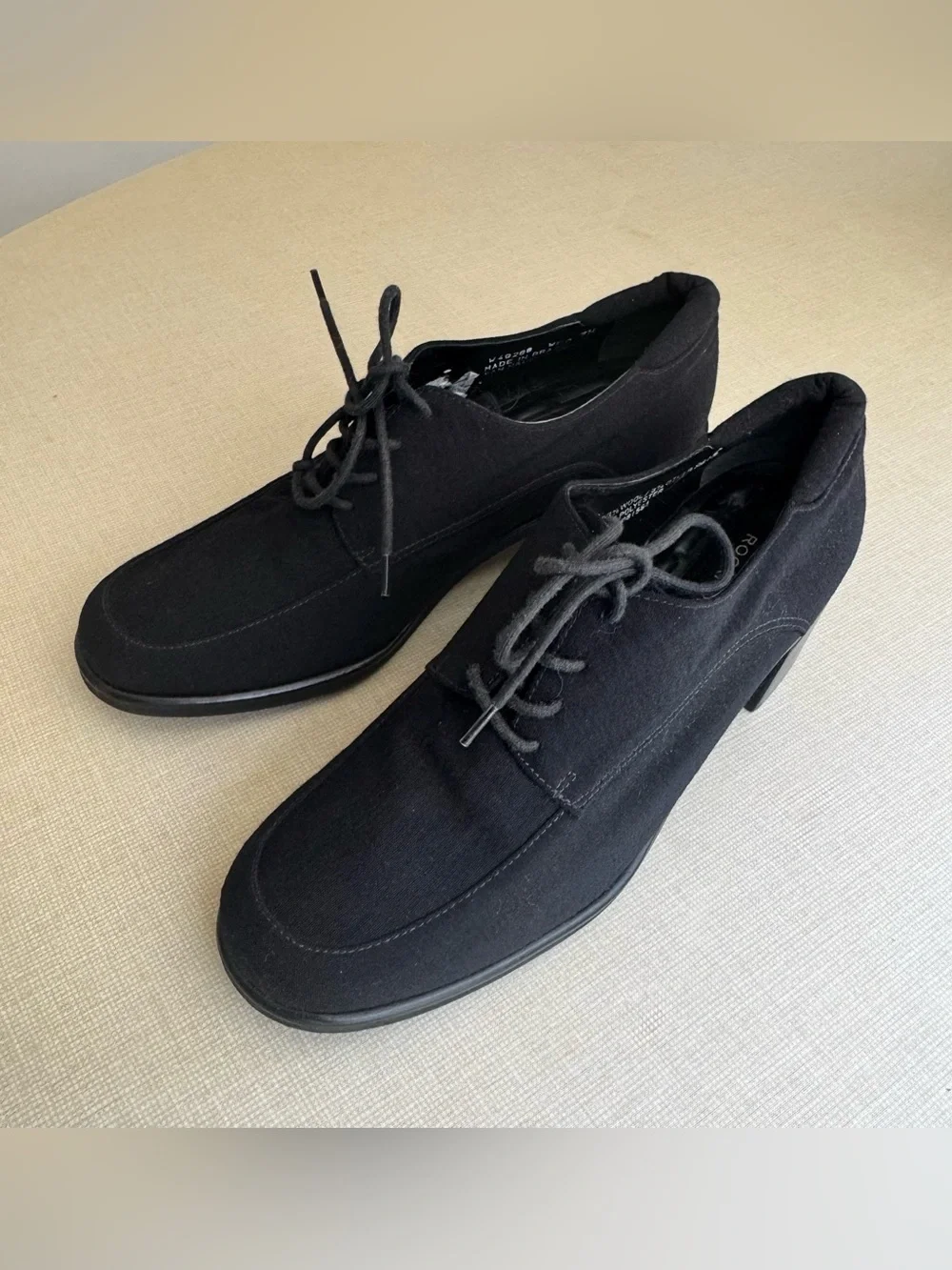 NEW - Vintage 90s/Y2k Rockport Women’s Heeled Lace-Up Black Oxfords